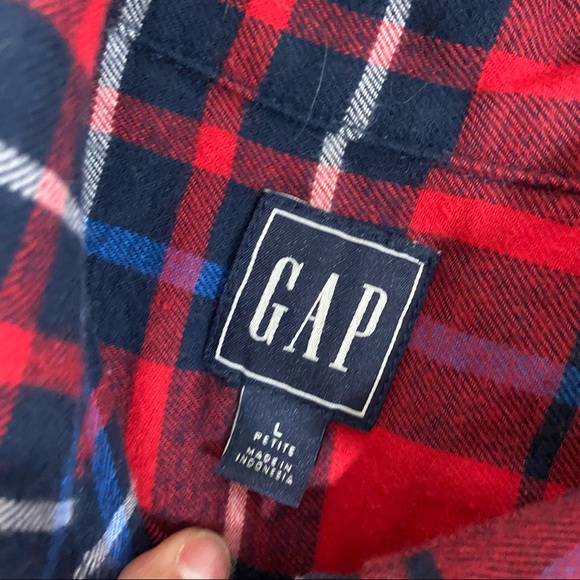 Women’s Gap plaid button Down shirts size large - Picture 3 of 5